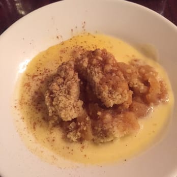 James Joyce - Apple crumble sat on custard €4 - Irish Pub Near Me - Madrid, M James Joyce - Apple crumble sat on custard €4 - Irish Pub Near Me - Madrid, M