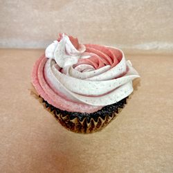 Kaky Bakery - Our strawberry swirl cupcakes have a perfect balance of sweet and fruity. Made with organic real strawberries, vegan and gluten-free!