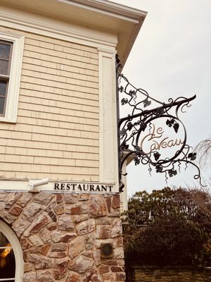 Le Caveau by null