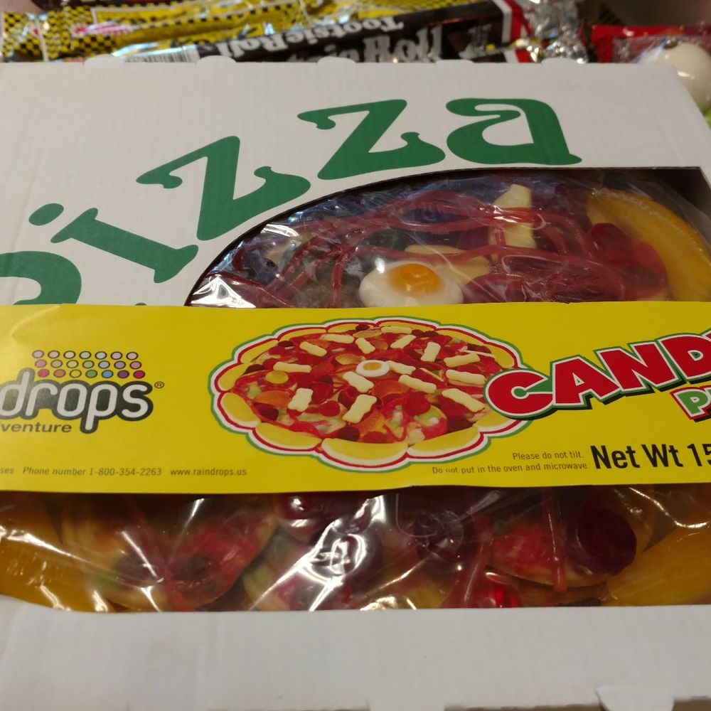 Large gummy pizza in a box Large gummy pizza in a box