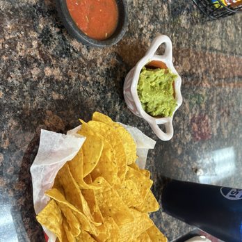 Serranos Mexican Grill - Chips and salsa, small Guacamole Dip - Mexican Near Me - Valparaiso, Indiana Serranos Mexican Grill - Chips and salsa, small Guacamole Dip - Mexican Near Me - Valparaiso, Indiana
