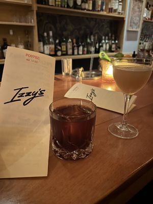 Izzy’s Cocktail Bar by null