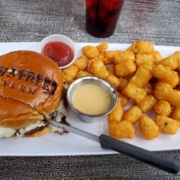 Steakburger with tots Steakburger with tots