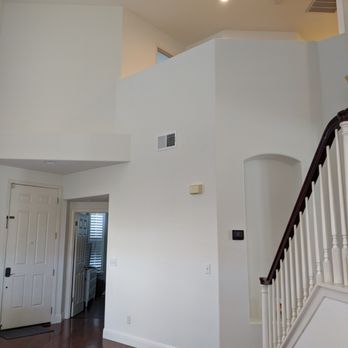 Big Guy Painting - Benjamin Moore White Dove flat on living room walls and semi-gloss on baseboards - Painters Near Me Big Guy Painting - Benjamin Moore White Dove flat on living room walls and semi-gloss on baseboards - Painters Near Me