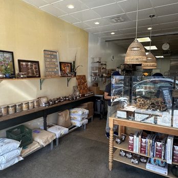 Petitgrain Boulangerie - Inside - Bakeries Near Me - Santa Monica, California Petitgrain Boulangerie - Inside - Bakeries Near Me - Santa Monica, California