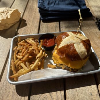 Tobin's Market - Smash burger - Breakfast & Brunch Near Me - Charleston, South Carolina Tobin's Market - Smash burger - Breakfast & Brunch Near Me - Charleston, South Carolina
