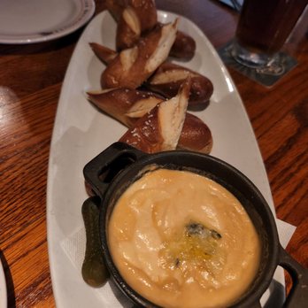 Glacier BrewHouse - Pretzel fondue - American Near Me - Anchorage, Alaska