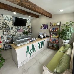 Acai Point HB - Inside