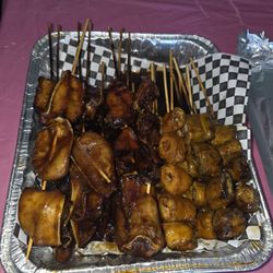 Grilled pigs ears and intestines! Yummy!