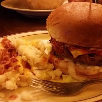Bob's Big Boy Broiler - American Near Me - Downey, California
