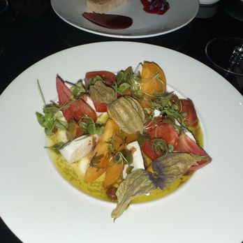 Dorsia - Buffalo mozzarella, grilled peach & heirloom tomato salad - French Near Me - Montreal, Quebec