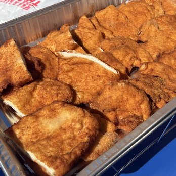 Frank's Pizza - Full Tray Chicken Cutlet...kinda. Also absent of seasoning like the basic Salt and Pepper. - Pizza Near Me - Bronx, New York