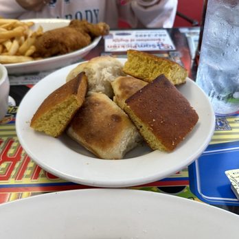 Steffens Restaurant - Biscuits and corn bread - Diners Near Me - Kingsland, Georgia Steffens Restaurant - Biscuits and corn bread - Diners Near Me - Kingsland, Georgia
