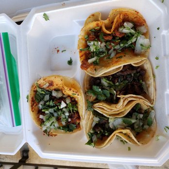 Fiesta El Quetzal - Beef and Pork Tacos - Food Trucks Near Me - Arlington, Virginia Fiesta El Quetzal - Beef and Pork Tacos - Food Trucks Near Me - Arlington, Virginia