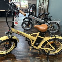 Our powerful, foldable Bronson Storm in the Sand color, also available in silver.