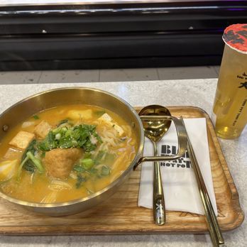 Big Way Hot Pot - Hot pot and iced tea drink - Hot Pot Near Me - Vancouver, British Columbia