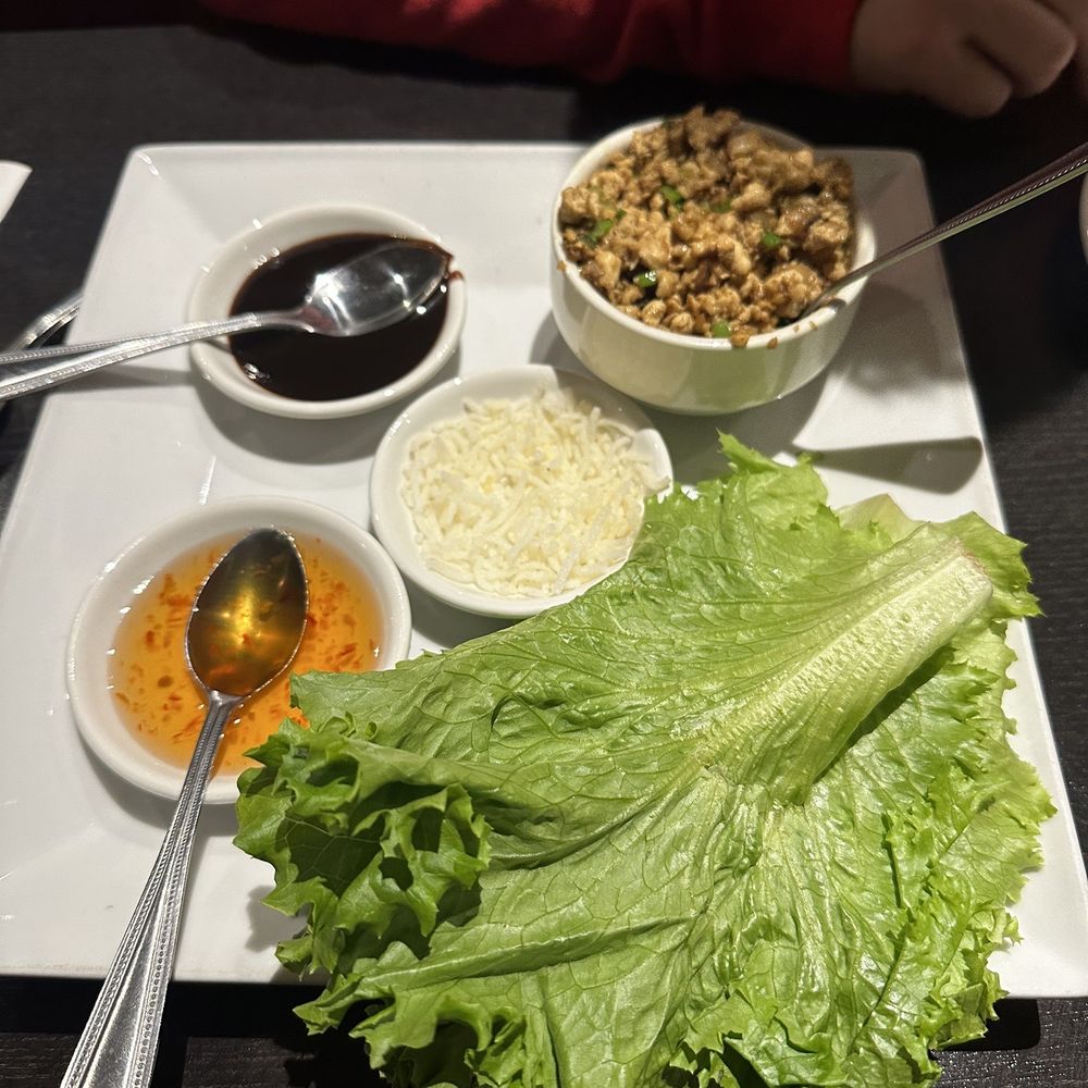 Bo Lings - Chicken lettuce wrap - Chinese Near Me - Overland Park, Kansas Bo Lings - Chicken lettuce wrap - Chinese Near Me - Overland Park, Kansas