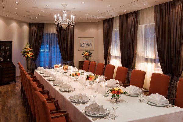 Relais & Châteaux Hotel Bülow Palais by null