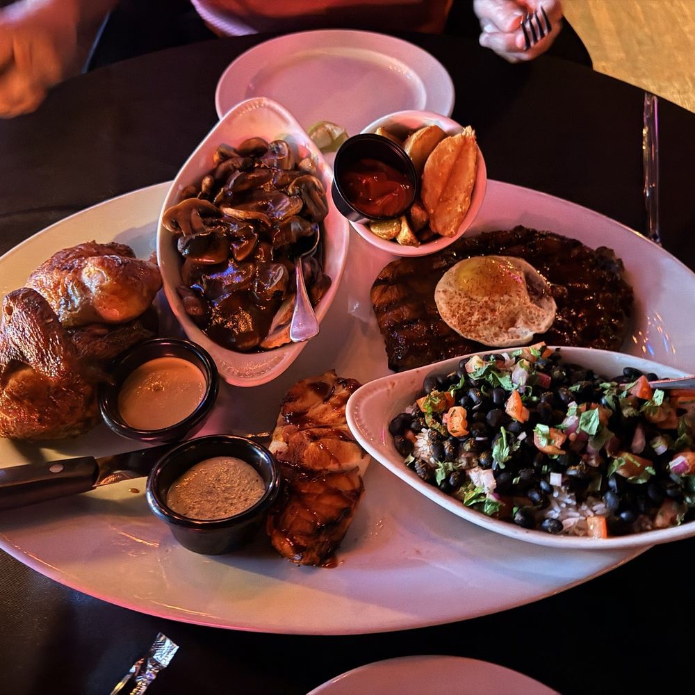 La Brasa  - De la Brasa - Lounges Near Me - Oklahoma City, Oklahoma