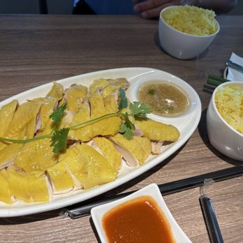 Mom Kitchen - Hainanese Chicken - Chinese Near Me - San Diego, California Mom Kitchen - Hainanese Chicken - Chinese Near Me - San Diego, California