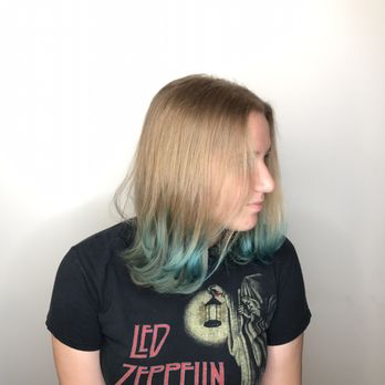 Arsova Salon - Reaganne at Arsova Recently did a fantastic job adding blue to my teenage daughter's hair. Best stylist I've ever been too!! - Hair Salons Near Me - Chicago, Illinois