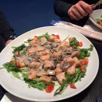 Rosso e Nero - Kartoffel-Möhren-Gnocci mit frischen Champignons - Italian Near Me - Paris, 75 Rosso e Nero - Kartoffel-Möhren-Gnocci mit frischen Champignons - Italian Near Me - Paris, 75