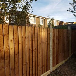 Riverside Landscapes - Featheredge fence