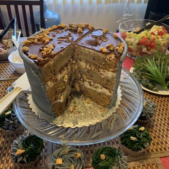 Coco's Treat Bakery - This is an 8 inch cake and look how beautiful it is in the inside too. - Cupcakes Near Me - Fresno, California Coco's Treat Bakery - This is an 8 inch cake and look how beautiful it is in the inside too. - Cupcakes Near Me - Fresno, California