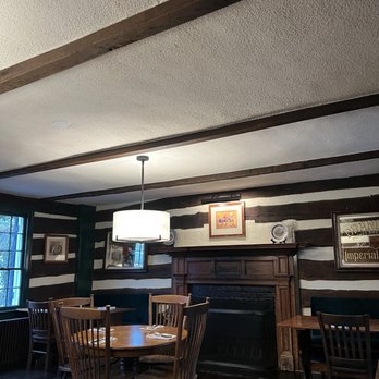 Hunter's Head Tavern - New American Near Me - Upperville, Virginia
