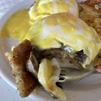 Oasis Cafe - Mushroom eggs Benedict - Breakfast & Brunch Near Me - Stillwater, Minnesota