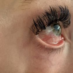 Em's Beauty Room - My reaction to the eyelash application