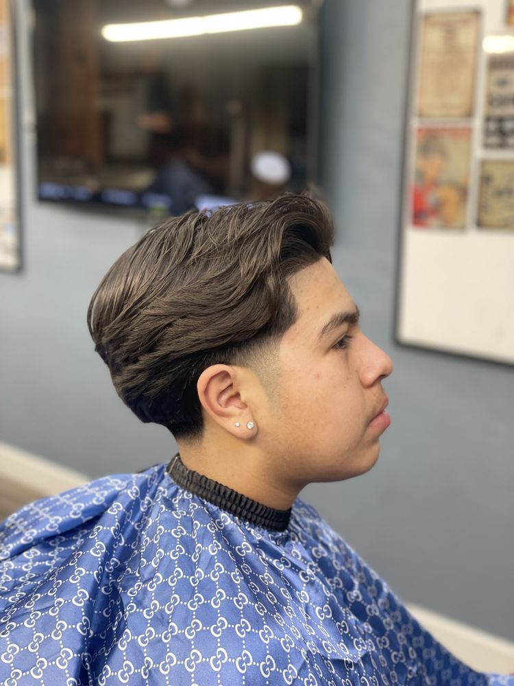 Gentlemen’s on Main Barbershop Logo