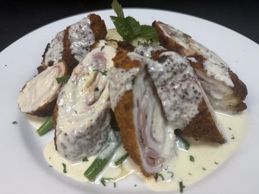 Leone's Ristorante & Pizzeria by null