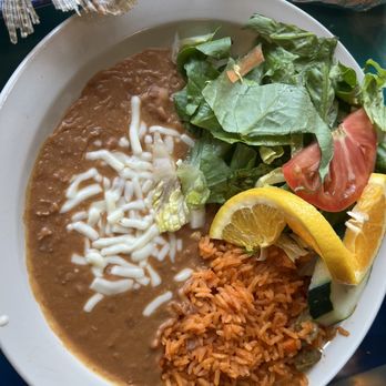 Mariscos El Barco - The rice, beans and salad as part of the fajita - Seafood Near Me - Manassas, Virginia Mariscos El Barco - The rice, beans and salad as part of the fajita - Seafood Near Me - Manassas, Virginia