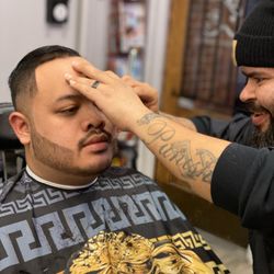 Santana Company Barbershop - Beard and haircut