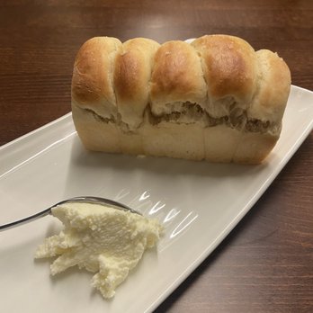 Six Hundredº - Pull apart bread - Steakhouses Near Me - Winston-Salem, North Carolina
