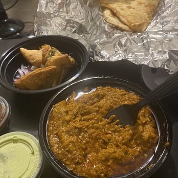 Pista House - Butter Chicken Masala Butter Naan Samosa - Indian Near Me - Artesia, California