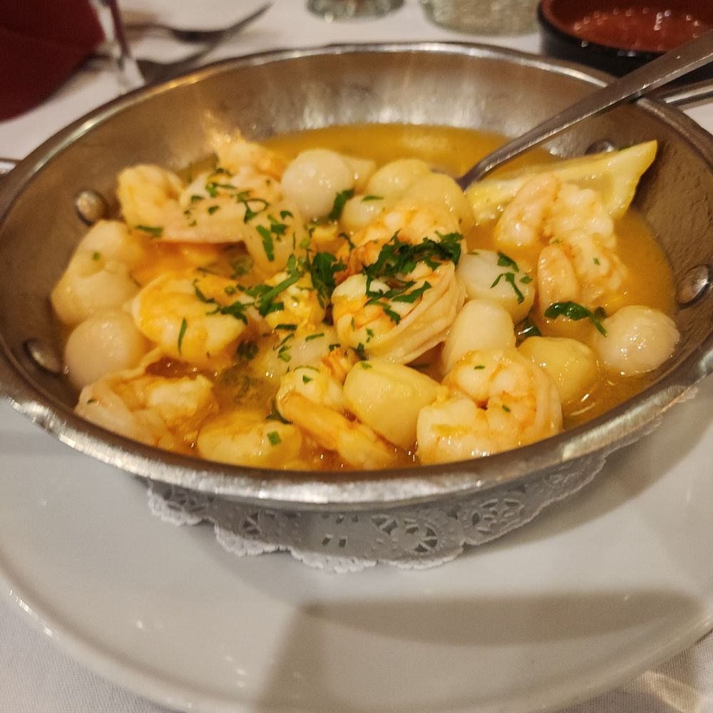 Valença Restaurant - Garlic shrimp and scallops - Steakhouses Near Me - Elizabeth, New Jersey Valença Restaurant - Garlic shrimp and scallops - Steakhouses Near Me - Elizabeth, New Jersey