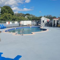 Ambassador Inn and Suites - Put door deck and pool