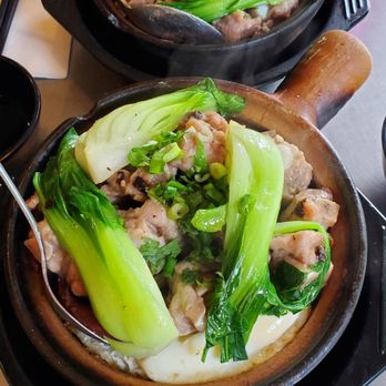 King Noodle - Stone pot rice with Chinese sausage, pork spareribs and egg - Noodles Near Me - Seattle, Washington King Noodle - Stone pot rice with Chinese sausage, pork spareribs and egg - Noodles Near Me - Seattle, Washington
