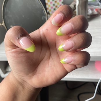 Envy Nails - Also she told me she doesn't take off cuticles ??? Horrible service. Don't come here if you want your nails to last. - Nail Salons Near Me - Minneapolis, Minnesota