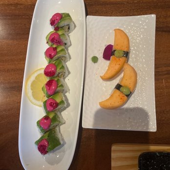 Tane Vegan Izakaya - Mango nigiri & Ewa roll - Vegan Near Me - Berkeley, California