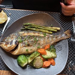 Le Onde Ristorante - Dotado whole fish and grilled asparus