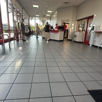 Discount Tire - Inside of shop - Tires Near Me - Kissimmee, Florida Discount Tire - Inside of shop - Tires Near Me - Kissimmee, Florida