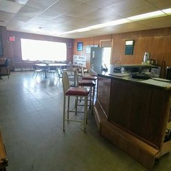 Billys Pit Stop Pub N Grub - We welcome everybody in the community! Families with children are encouraged to dine with us on the cafe side of the building!