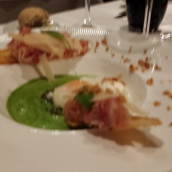 Le Clos des Récollets - Entrée (oeuf mollet, crème ail des ours, parmesan, serrano) - French Near Me - Durbuy, WLX