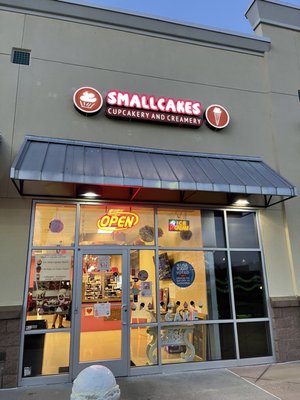 Photo of Smallcakes Cupcakery and Creamery - Jacksonville, FL, US. entrance