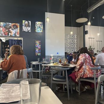 Roots Southern Table - Inside - Southern Near Me - Farmers Branch, Texas Roots Southern Table - Inside - Southern Near Me - Farmers Branch, Texas