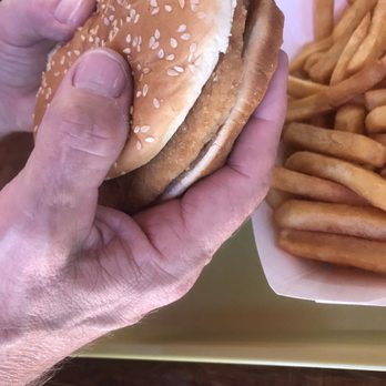The Red Rock Scoop - Chicken sandwich - Ice Cream & Frozen Yogurt Near Me - Benton, Pennsylvania