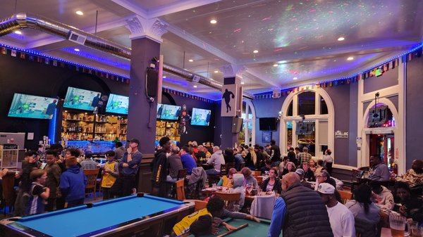 Yeti Sports Bar and Restaurant | Nepalese Indian Restaurant Berkeley by null